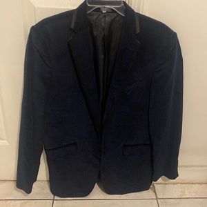 Stylish blue patterned sports coat.